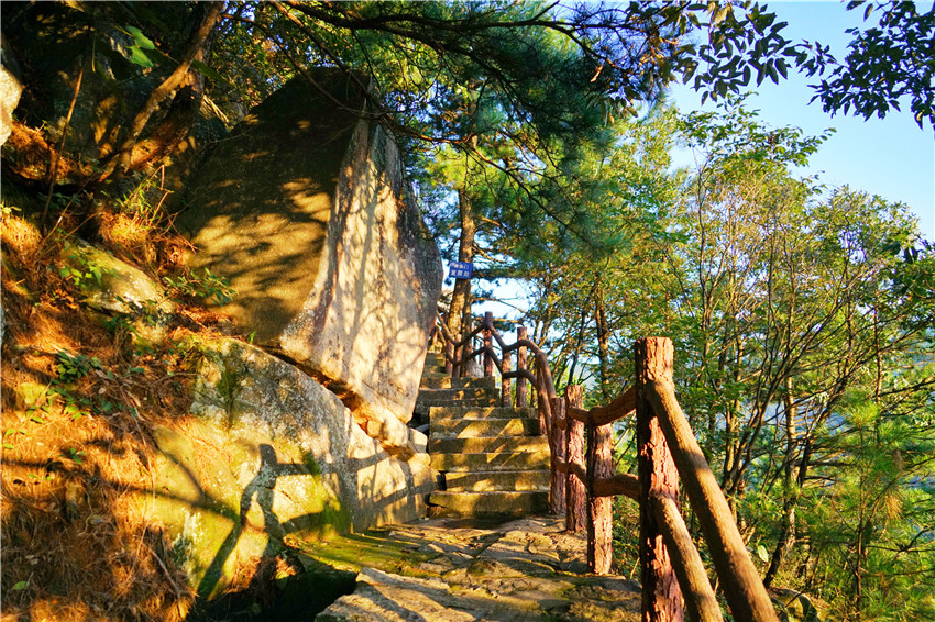 大自然山顶巨石,南天门到大别山主峰