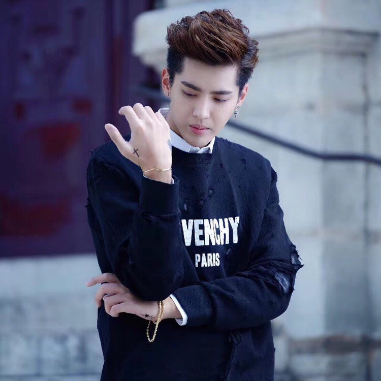 大牌早秋百搭单品，时髦不费力，拯救所有旧衣服