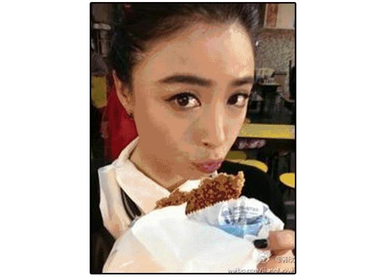 这家戏精店又加戏了，竟然出了一款“黄金牛蛙”！