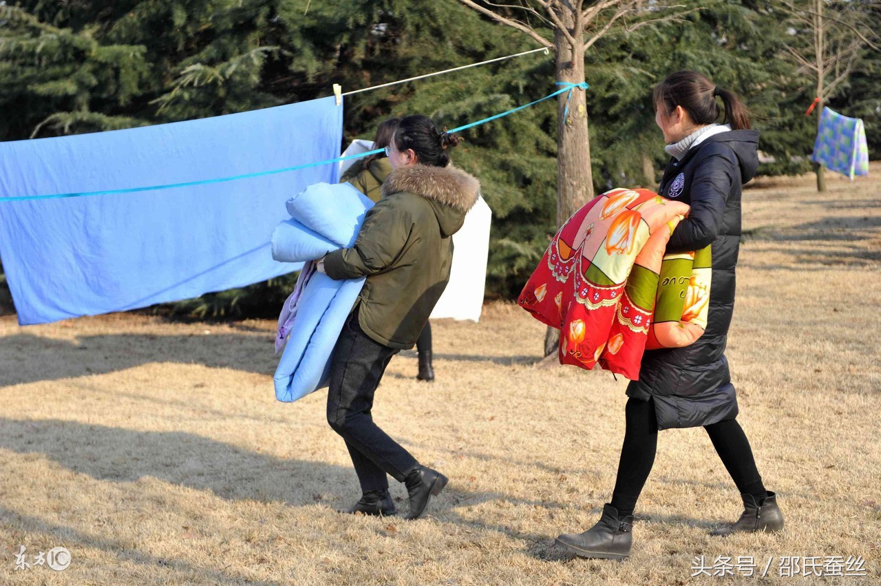 蚕丝被用久了为什么会变重,蚕丝被用久了是什么样子