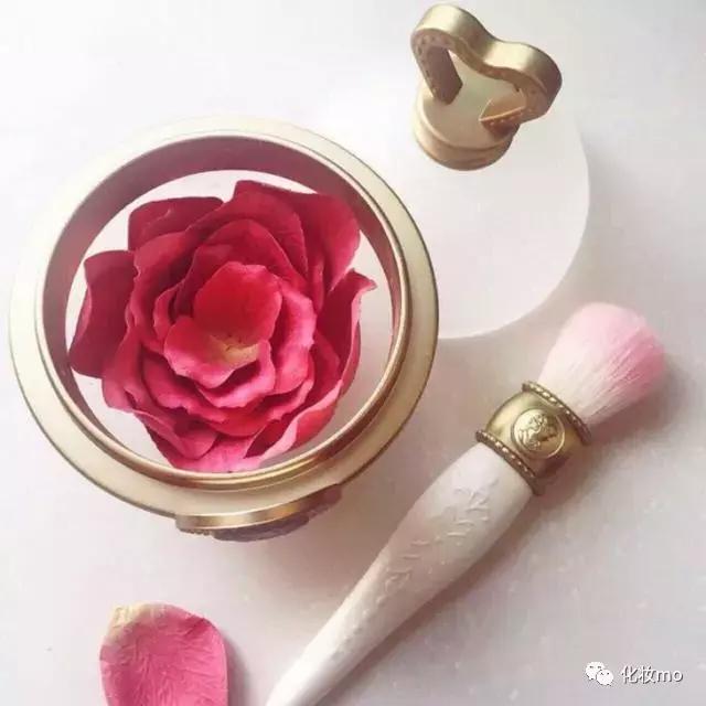 什么牌子的腮红好用且自然,哪个牌子的腮红比较显气色好