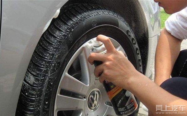 狗狗老在轮胎上尿尿危害大吗,狗狗老在轮胎上撒尿有什么药吗