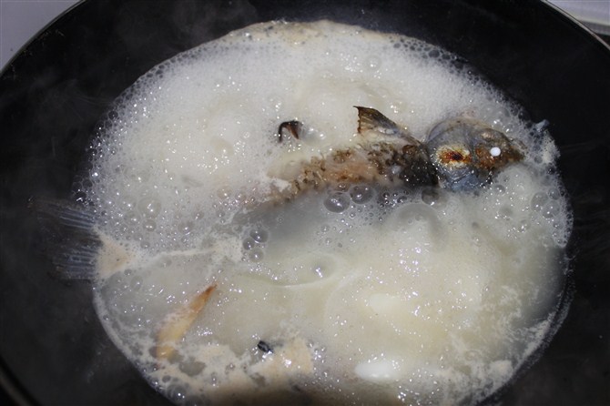 怀孕鱼汤怎么炖好喝,孕妇汤类什么鱼汤最营养