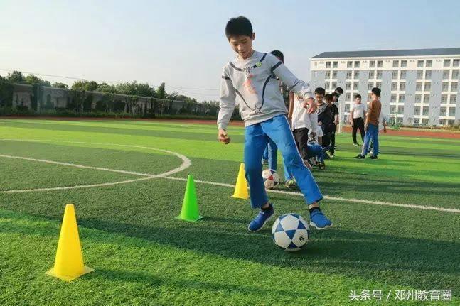 邓州春雨国文中学,邓州市春雨国文学校军训活动