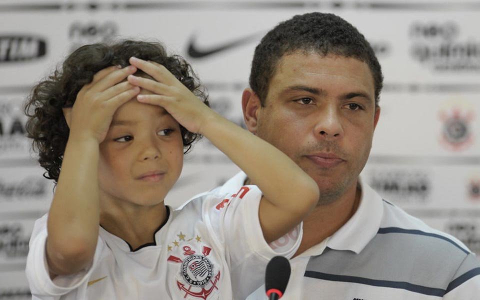 外星人罗纳尔多生涯残暴过人,外星人罗纳尔多生涯经典时刻