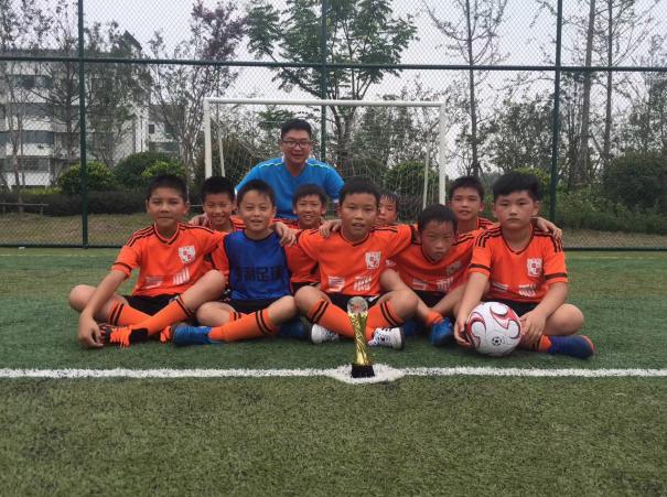 少年强、中国强！五彩少年、精彩世界！