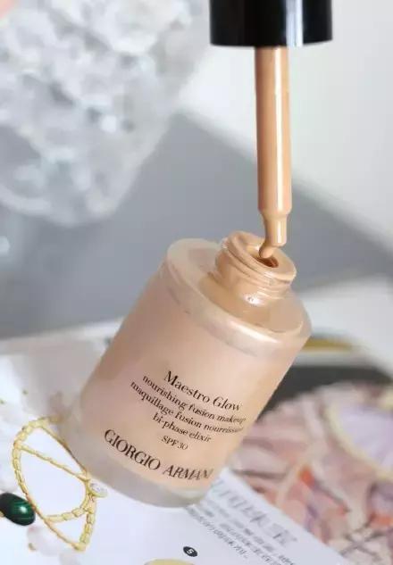 阿玛尼粉底液哪一款最好用,阿玛尼好用的粉底液排行榜前十名