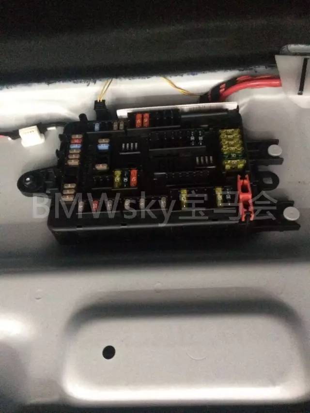 宝马点烟器不通电有哪些原因,宝马点烟器不通电怎么回事