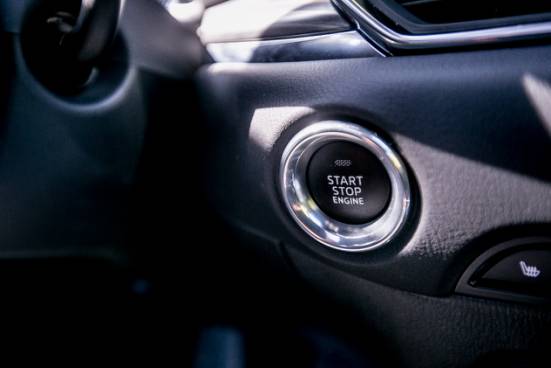 现在买什么颜色的车比较好看,中国人买车首选国产