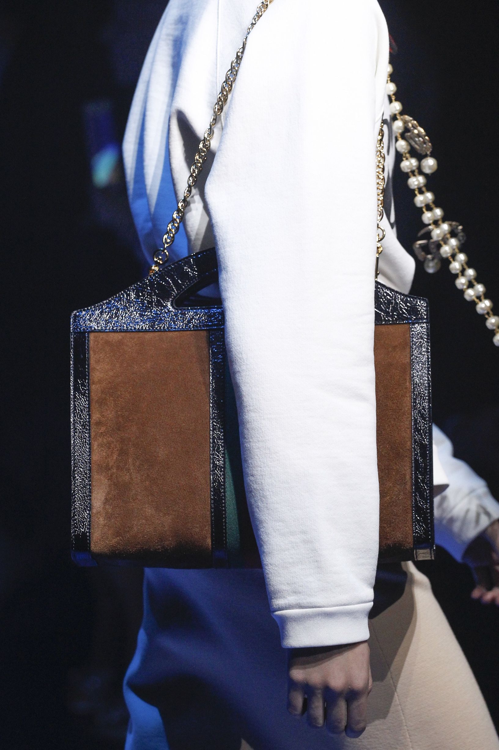 米兰时装周gucci直播外场,米兰时装周gucci三叶草