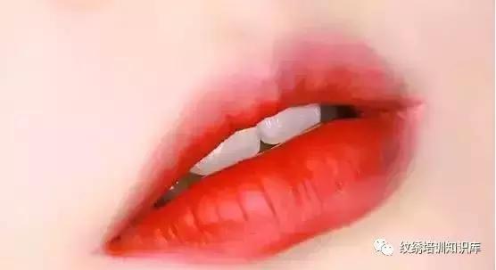 重度乌唇怎么改善能变红唇,乌唇应该用什么颜色做唇好看