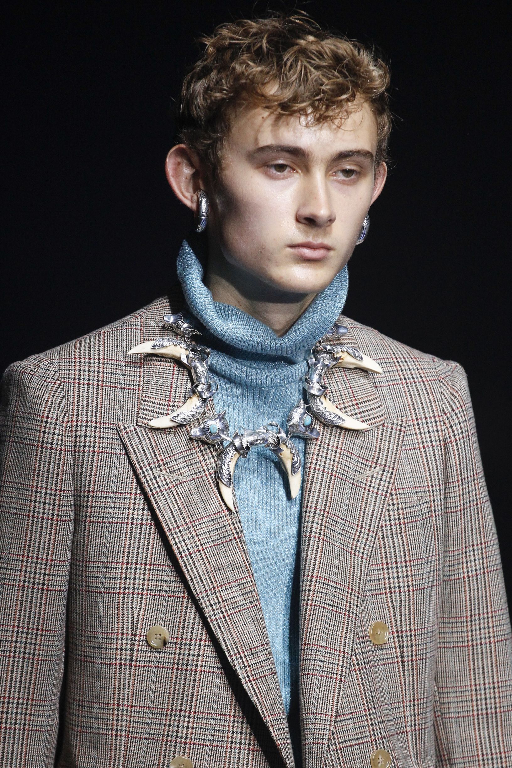 米兰时装周gucci直播外场,米兰时装周gucci三叶草