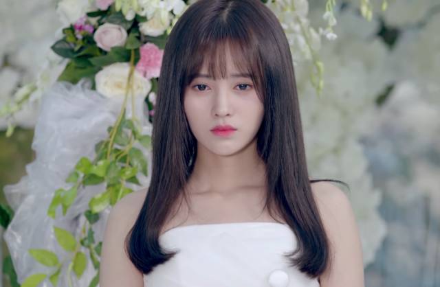 Mike秀人鱼线大长腿,还要撩鞠婧祎,这是励志版“蓝色大海”