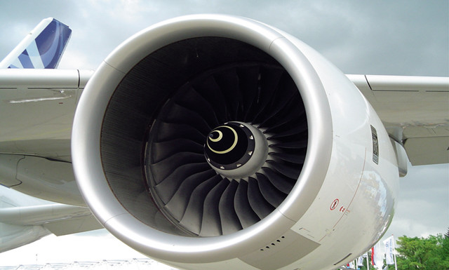 海上石油钻井平台用火燃烧,海洋石油钻井平台发电