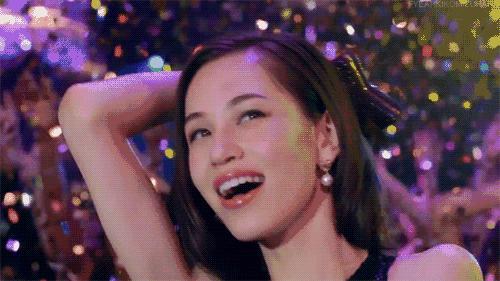 国庆要去浪?周冬雨刘亦菲等女星开包,10件单品斗赢票圈不会输