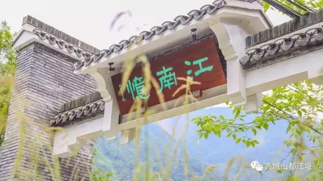 四川旅游一条很直的公路,四川唯一一条有路灯的高速公路