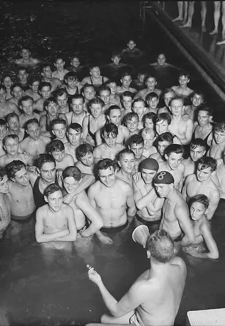 要看见自由和快乐，就不会让痛苦毁掉梦想