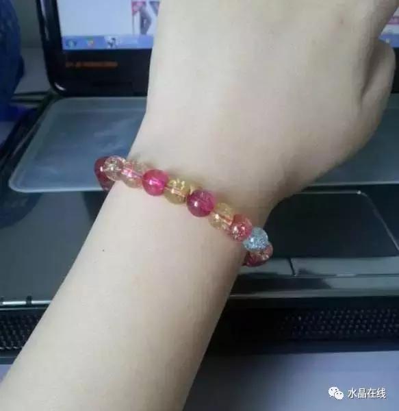 该怎么鉴别真水晶和假水晶,如何辨别真的水晶和假的水晶