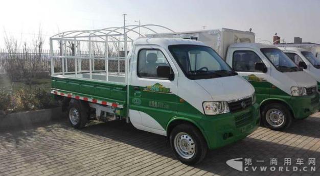 福田成功上万南京金龙大运唐骏过千纯电动物流大单签不停