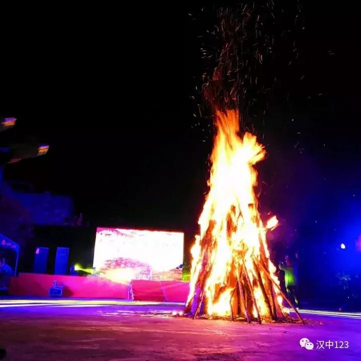 汉中光雾山最详细地点,光雾山旅游景区感受大自然