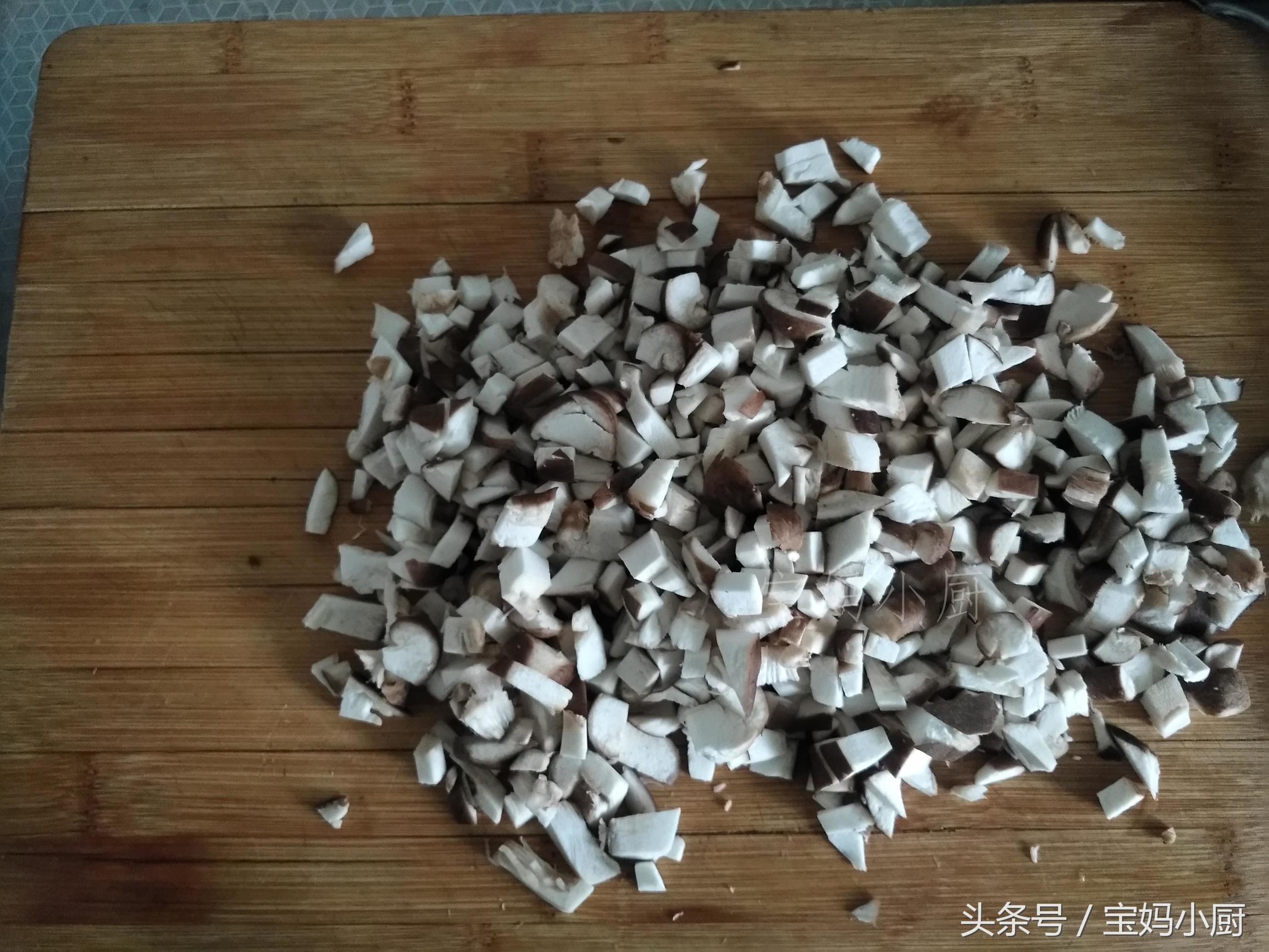 萝卜素馅包子最好吃的做法,自制香喷喷的猪肉萝卜馅包子