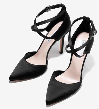 最喜欢的东西被别人无意弄坏了,最喜欢的拖鞋被扔了