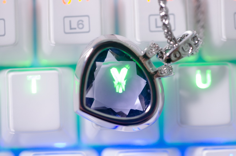 e元素z11和艾石头fe87哪个好,施华洛世奇水晶之恋