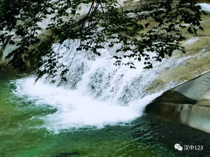 汉中光雾山最详细地点,光雾山旅游景区感受大自然