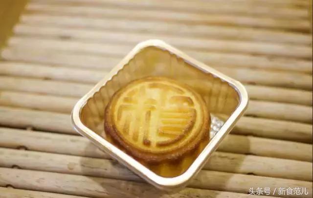 鄙视链顶端的奶黄月饼，香港名厨盲测打几分？
