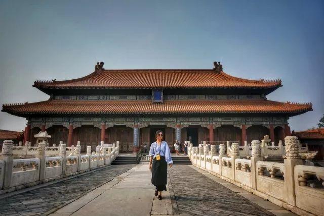 《景区包场指南》：如何在人肉堆里拍出“空无一人”的照片？