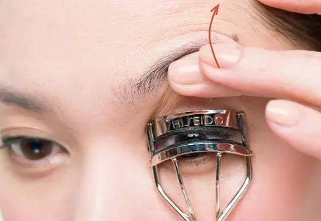 日常眼妆小技巧三步轻松搞定眼妆,眼妆新手学起来最简单的方法