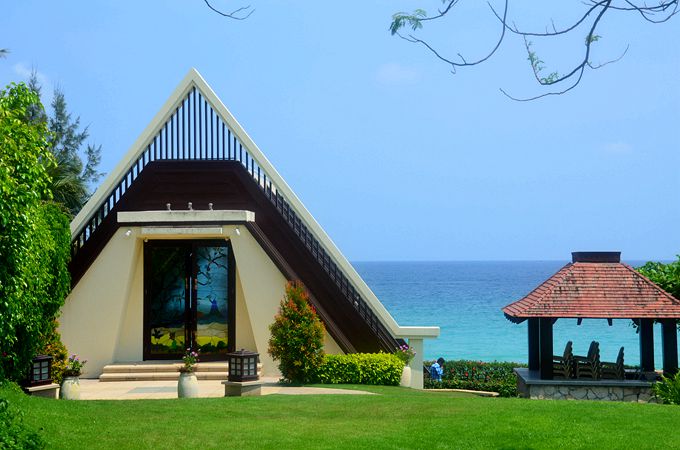 三亚天气一直显示下雨能去吗,十月中旬三亚天气下雨吗