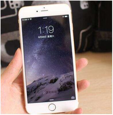 手机落水是什么状态,女的手机掉水里觉得委屈