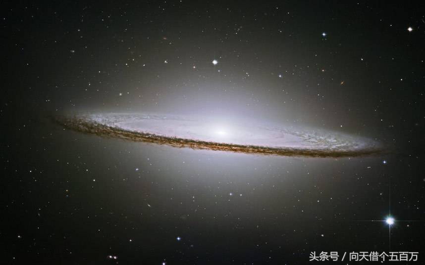 宇宙中那些令人着迷的奇特星系,宇宙中你能用肉眼看到的巨大星系