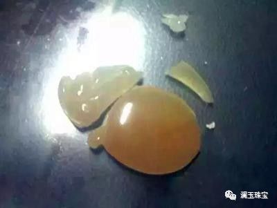 翡翠摔断了怎么修复,翡翠摔了一下有裂怎么修复