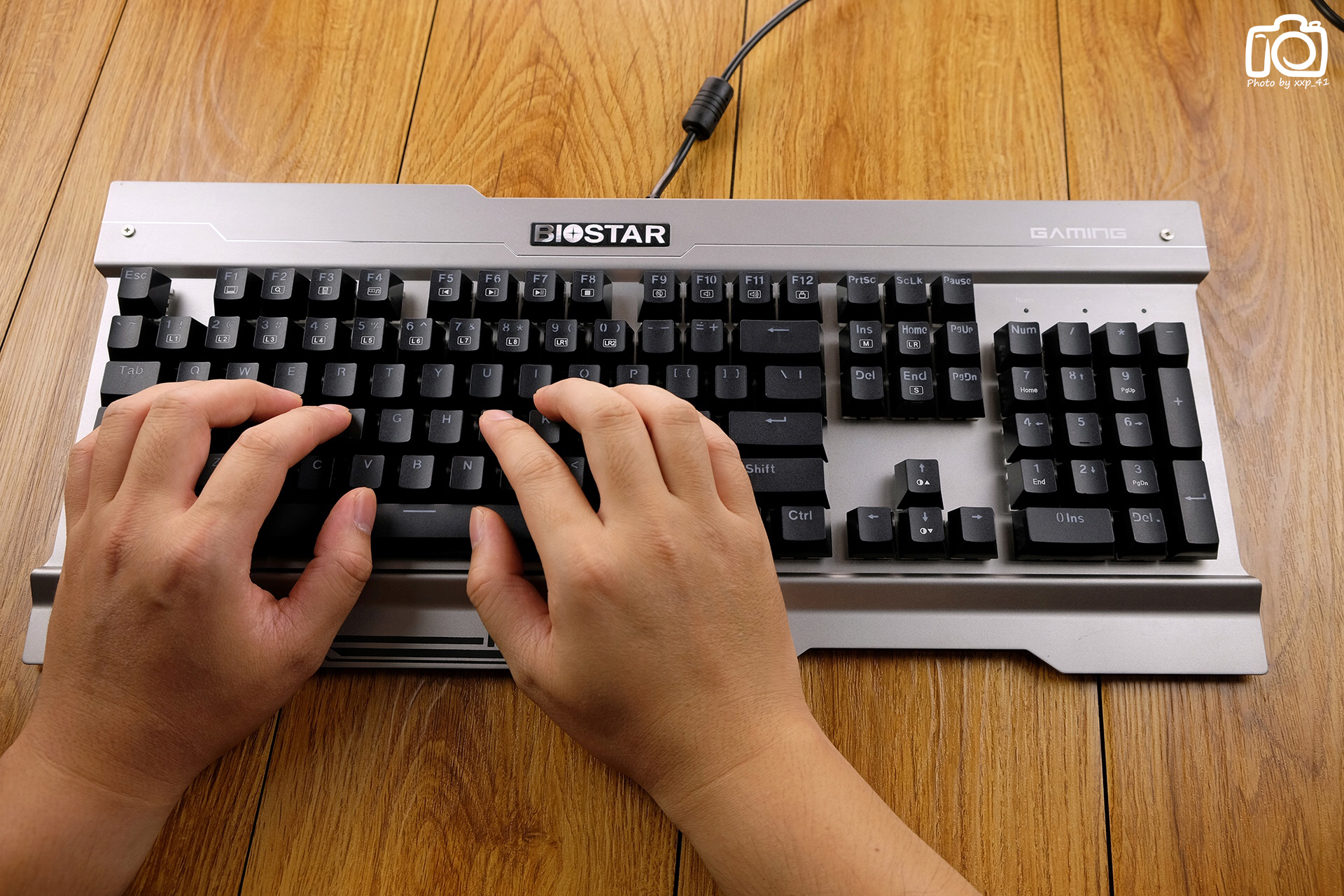 噼里啪啦打字噪，居然还防水：映泰沙漠方舟GK30青轴电竞机械键盘