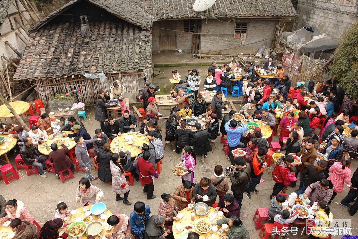 情侣工作不在一个地方该结婚吗,因为工作而异地的婚姻该怎么办