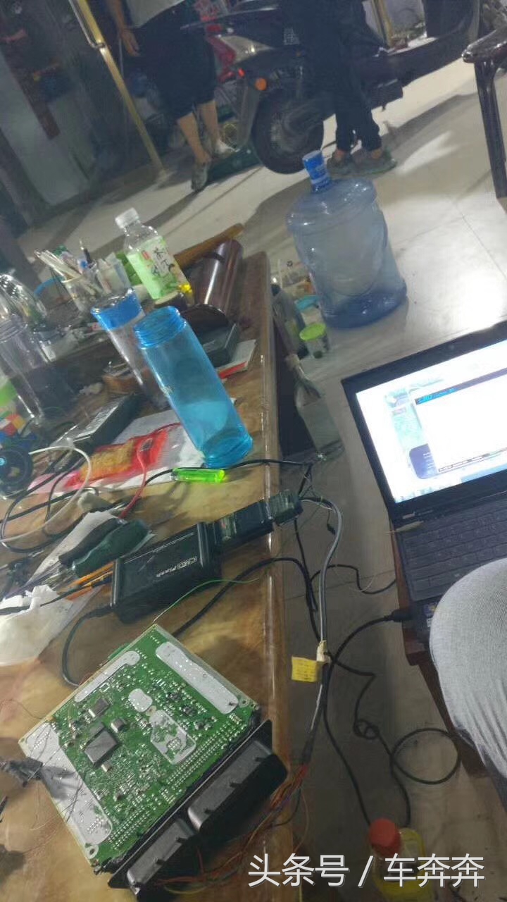 奔驰r300怎么变成7座,奔驰r320怎么变7座