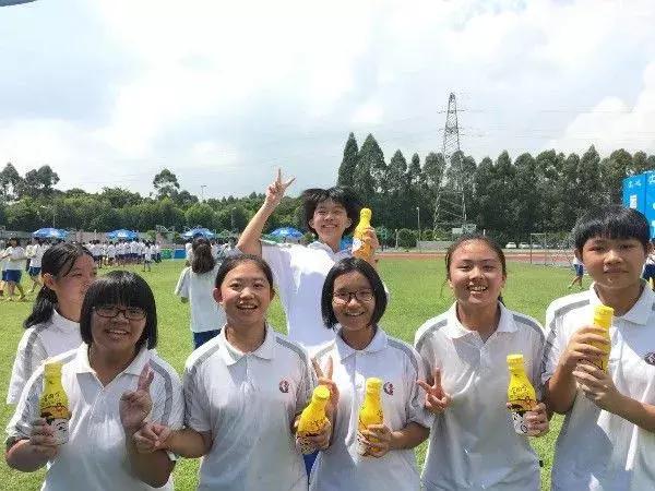 分享5个很酷的足球技巧,让你轻松学一下足球