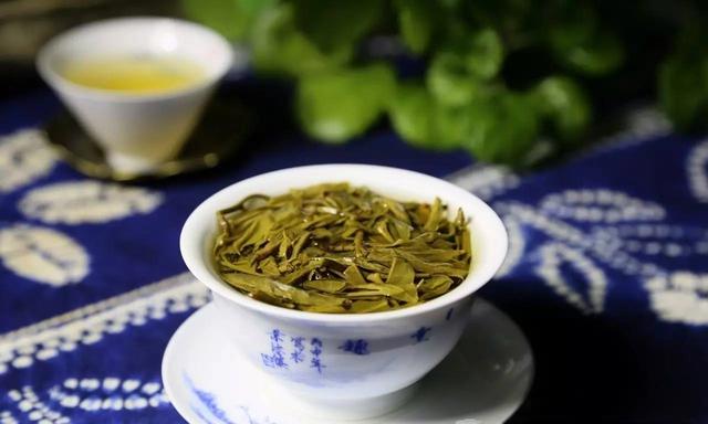 喝完茶为什么口发干发涩,喝完人参汤舌头发干