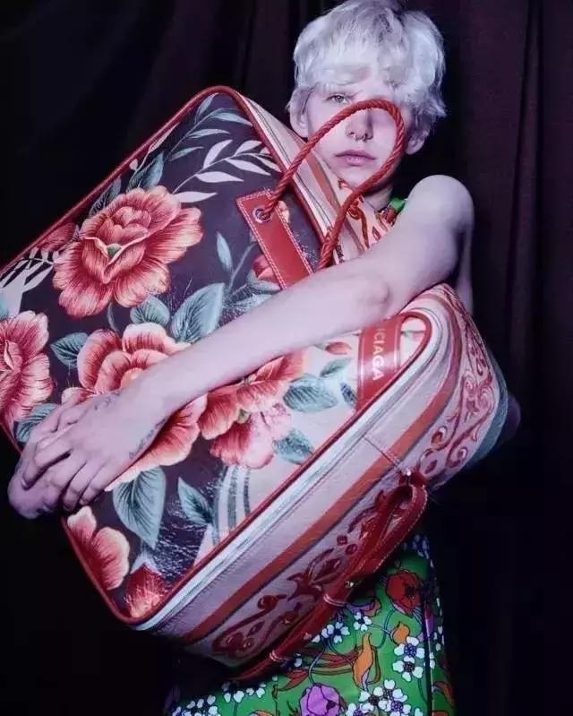 巴黎世家是什么工装,巴黎世家工作服卖多少钱