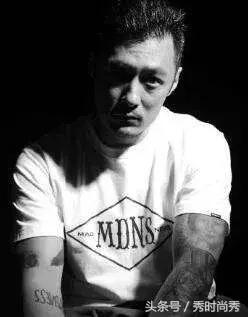 男士头型不圆脑后高适合什么发型,男生背头怎么留好看