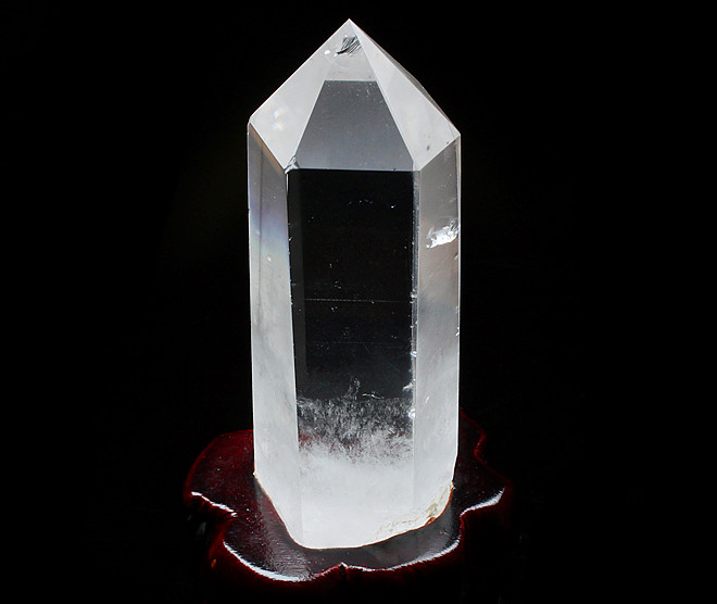 晶莹剔透的水晶-其莹如水，其坚如玉