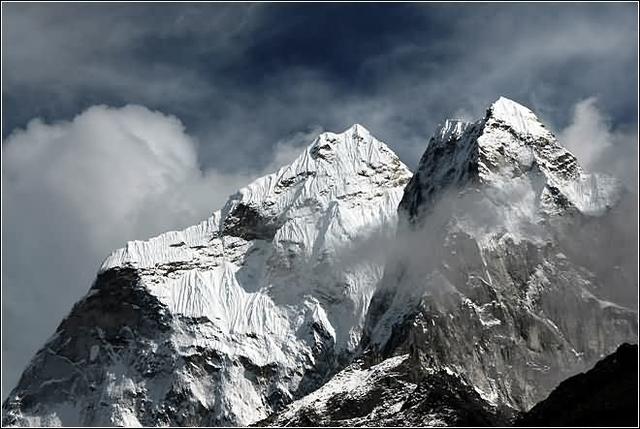 珠穆朗玛峰西坡大本营海拔多少,海拔最高的山峰是珠穆朗玛峰