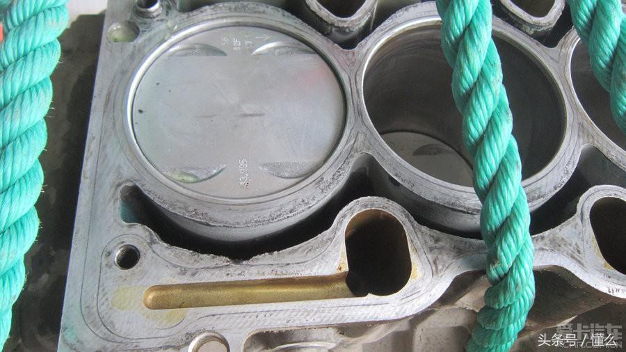 宝马320li发动机烧机油怎么修,宝马320i发动机抖动冒蓝烟