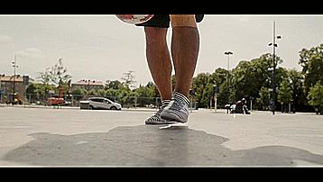 五个最简单实用的足球过人技巧,5种花哨的足球过人技巧