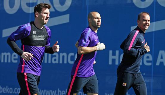 梅西赛前热身可爱版,梅西大巴黎赛前热身