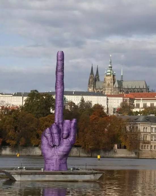 世界十大奇葩的雕塑,节操碎一地图片