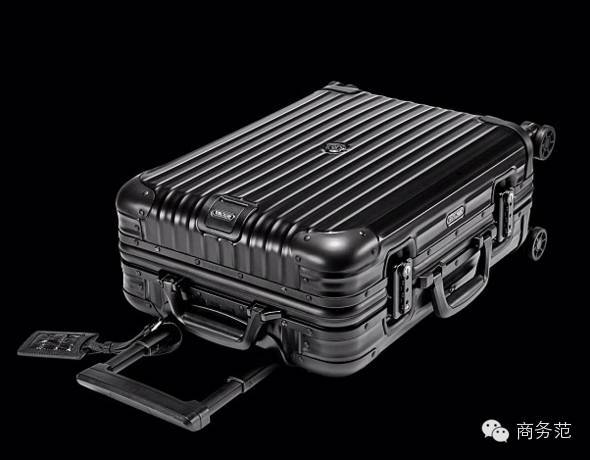 马云穿加拿大鹅牌羽绒服,马云羽绒服moncler