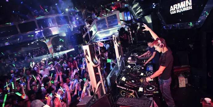 听说重庆人都躺成一片了？